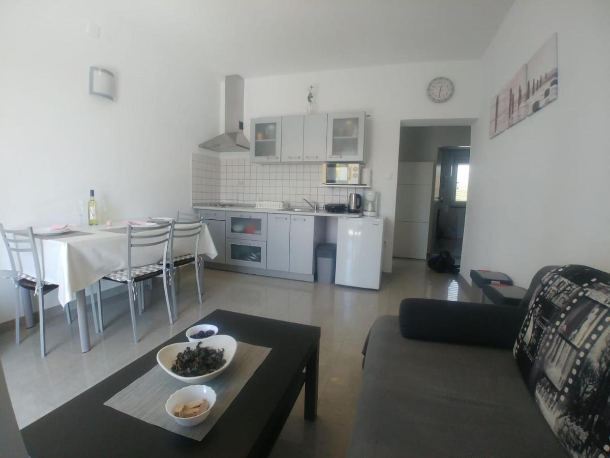 Ferienwohnung Lana Apartman Medulin Exterior foto